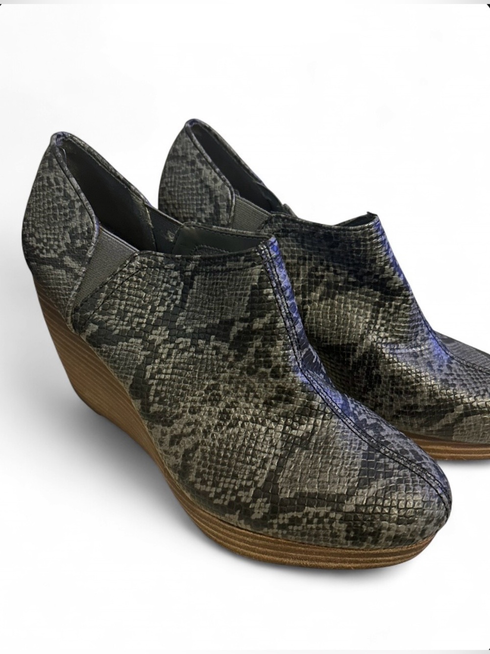 NWOT Dr. Scholl’s Snake Print Wedge Boots slip-ons
